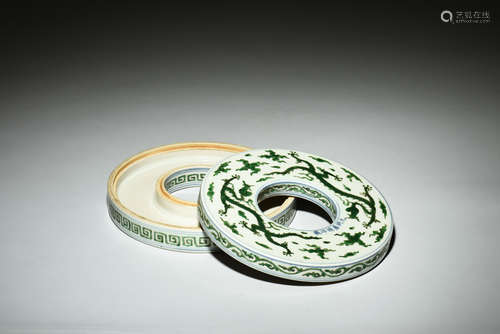 UNDERGLAZED GREEN 'DRAGONS' INK BOX