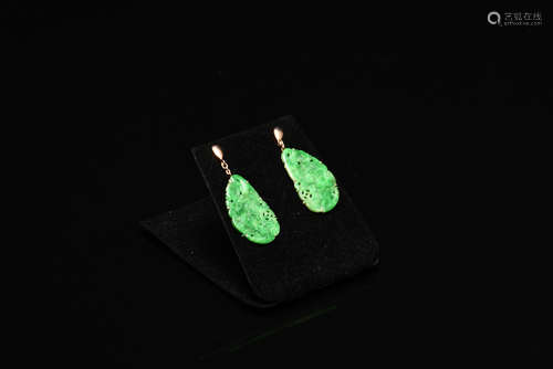 PAIR OF JADEITE CARVED 'FLOWERS' EARRINGS