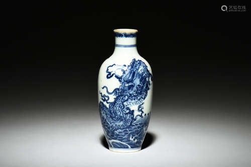 BLUE AND WHITE 'DRAGON' VASE