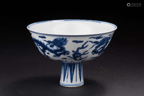 BLUE AND WHITE 'DRAGON' TALL BOWL