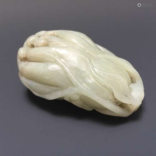 A CELADON JADE FINGER CITRON CARVING, 19TH CENTURY