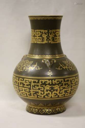 A Magnificent Chinese Teadust Porcelain Vase