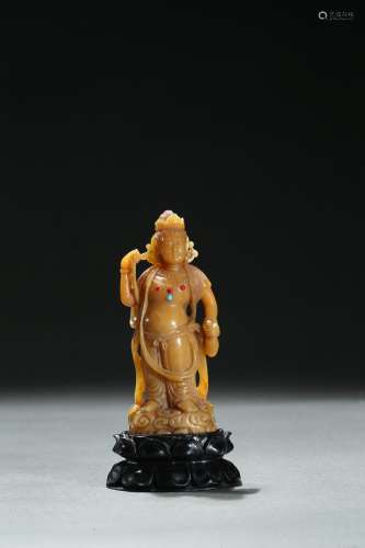 A shoushan carved gem-inlaid bodhisattva