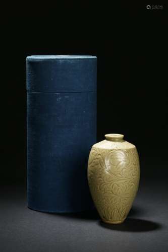 A Yaozhou ware carved meiping vase