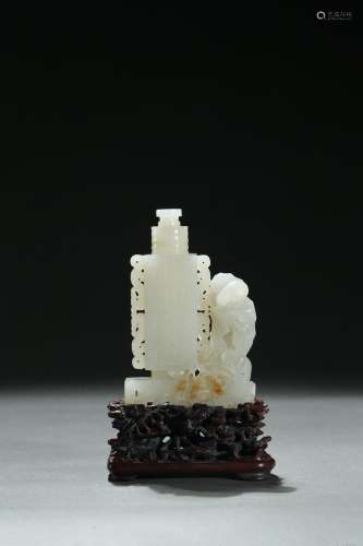 A white jade 'cong' vase group