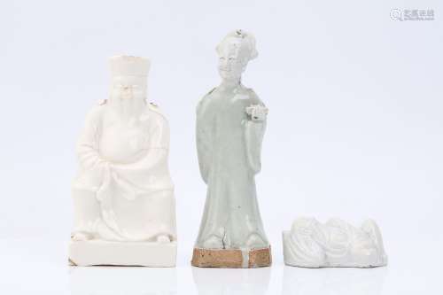 清   18世纪或以后    釉面女立像，德化窑学者坐像及水注