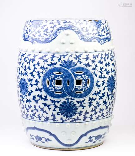 Chinese Blue and White Porcelain Pierced Barrel-shaped Garden Seat