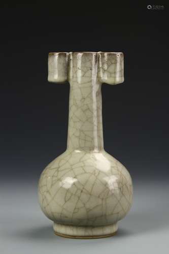 Chinese Geyao Vase