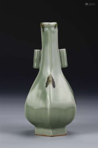 Chinese Lung Quan Yao Vase