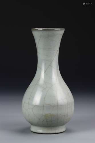 Rare Guan-Type Yuhuchuan Vase