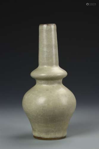 Chinese Lung Quan Yao Vase