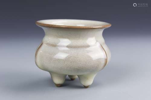 Chinese Lungquan Tripod Censer