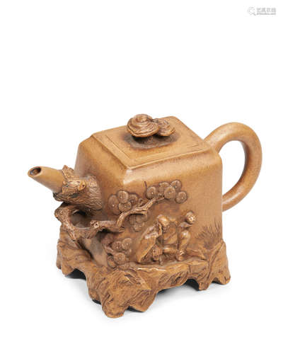 A YIXING 宜興 TEAPOT