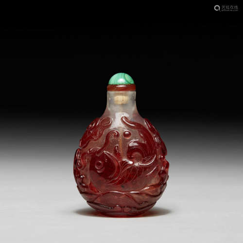 1750-1800年 透明地套红料鱼跳龙门纹鼻烟壶