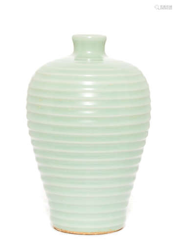 Chinese Antique Celadon Porcelain Vase, Ming Dynasty