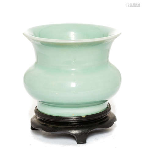 Chinese Antqiue Celadon Porcelain Vessel, Ming Dynasty