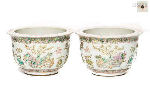 Pair Chinese Antique Famille Rose Porcelain Pot, Qing Dynasty