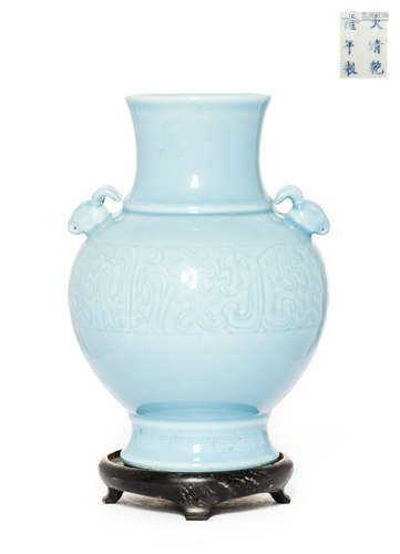 Chinese Antique Blue Glazed Export Porcelain Vase, 18th Century