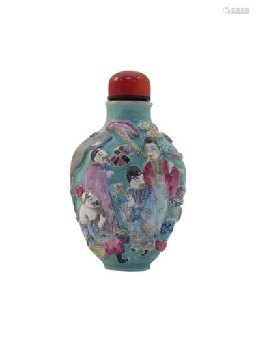 A famile-rose porcelain Snuff Bottle