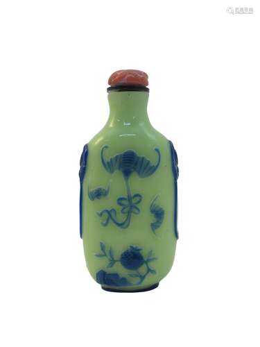 A Blue Overlay White Glass Snuff Bottle