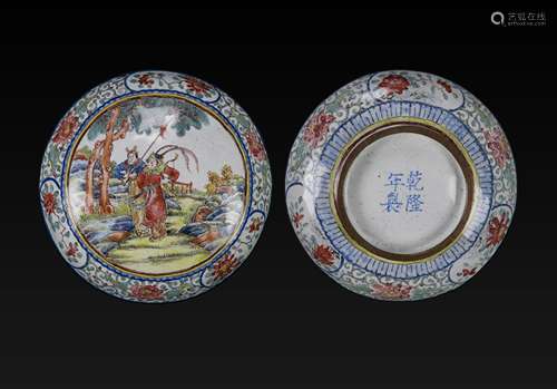 Late Qing/Republic - A Enamel “Warrior Figures” Box and Cover