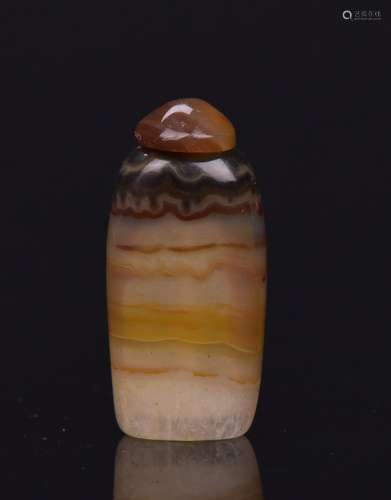 An Agate Snuff Bottle