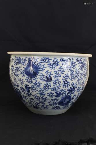 A Blue and White Porcelain Scroll Pot