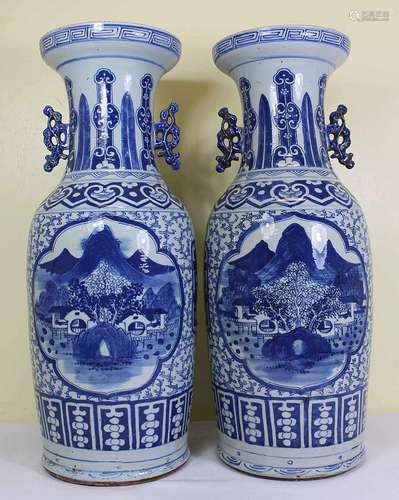 A pair of Blue and White Porcelain Vases