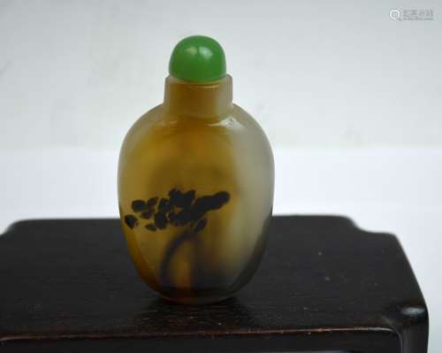 Chinese Agate Carved Snuff Bottle