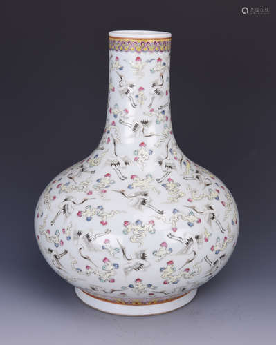 A FAMILLE ROSE PORCELAIN VASE OF WATER CHESTNUT FORM