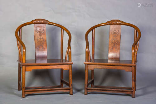 A PAIR OF CHINESE HUANGHUALI OR HARDWOOD CHAIRS
