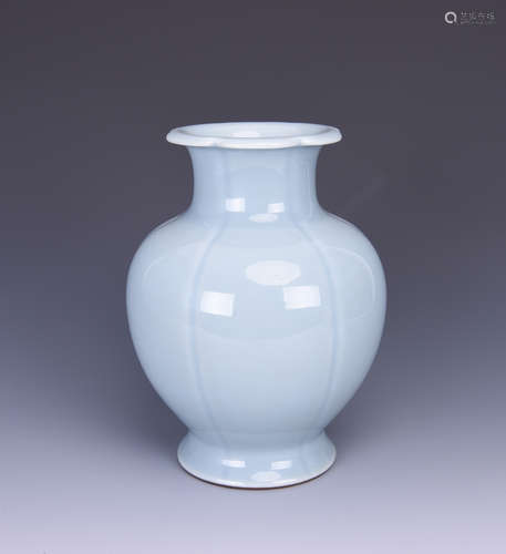 A SKYBLUE-GLAZED POMERANATE PORCELAIN ZUN