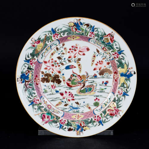 A FAMILLE ROSE PORCELAIN PLATE, 18TH CENTURY