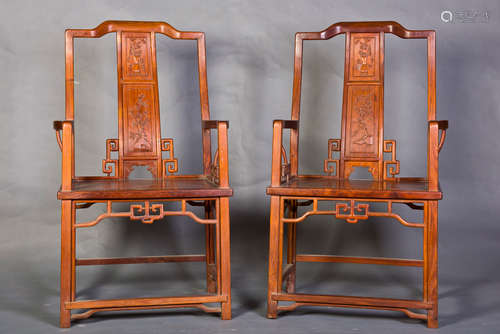 A PAIR OF CHINESE HUANGHUALI OR HARDWOOD CHAIRS