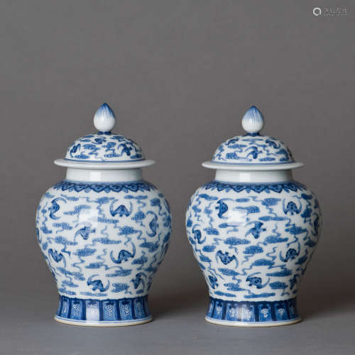 A PAIR OF BLUE AND WHITE PORCELAIN JARS