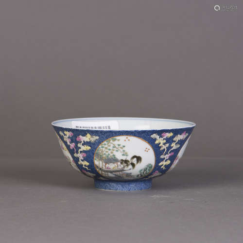 A FAMILLIE ROSE PORCELAIN BOWL