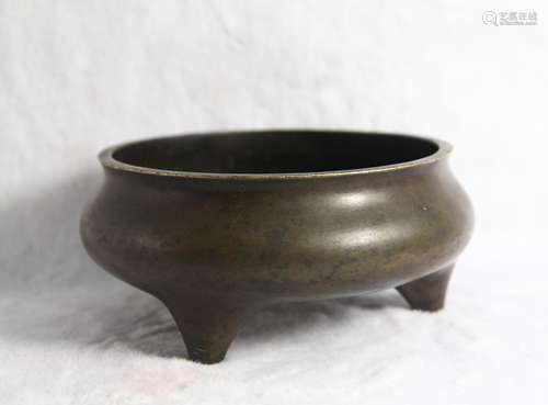 CHINESE BRONZE TRIPOD CENSER