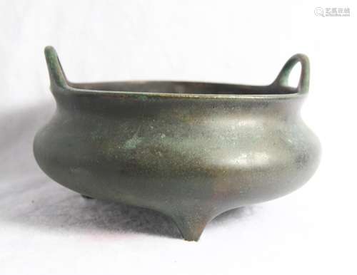 CHINESE BRONZE TRIPOD CENSER