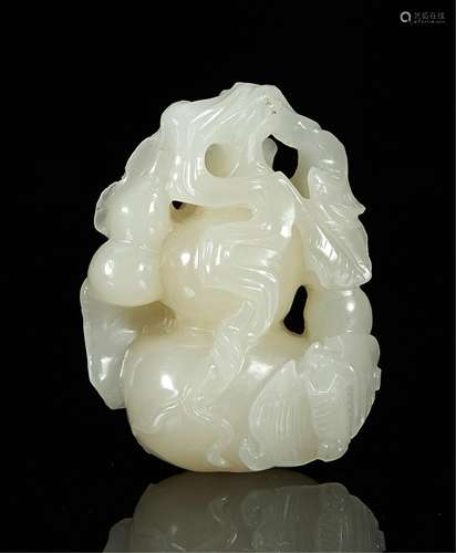 CHINESE WHITE JADE PENDANT OF GOURD