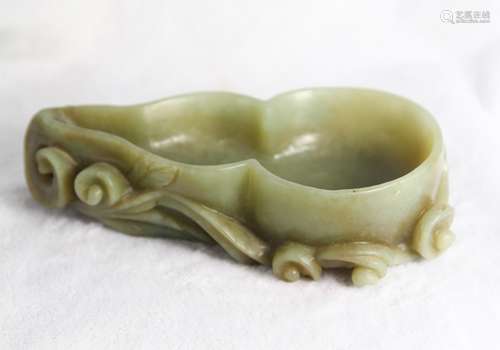 CHINESE CELADON JADE BRUSH WASHER