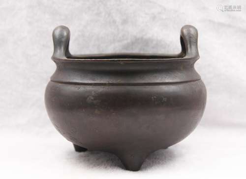 CHINESE BRONZE TRIPOD CENSER