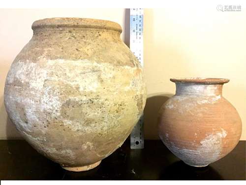 LARGE ANCIENT ROMAN CLAY JAR