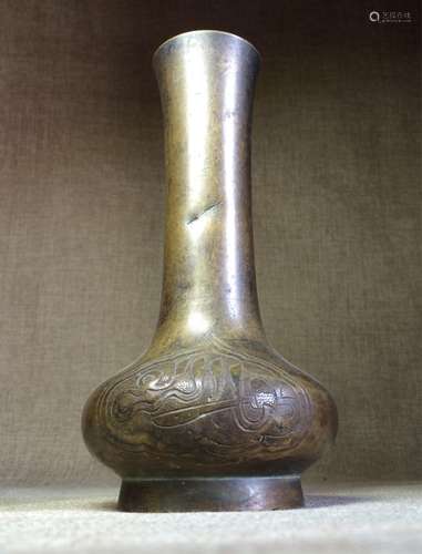 CHINESE BRONZE VASE