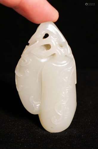 CHINESE WHITE JADE PENDANT