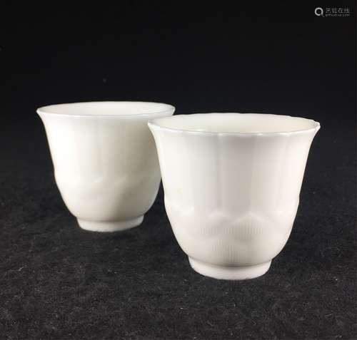 PAIR OF CHINESE BLANC DE CHINE CUPS