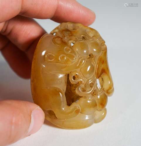 CHINESE AGATE PENDANT