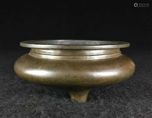 CHINESE BRONZE TRIPOD CENSER WITH MARK