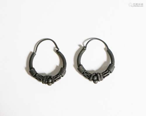 PAIR OF ANCIENT ROMAN SILVER ERRING