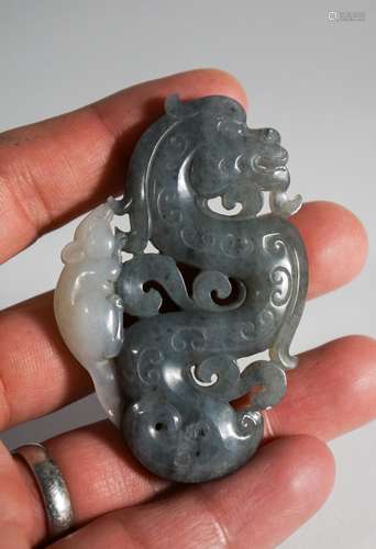 CHINESE GREY JADE DRAGON PENDANT