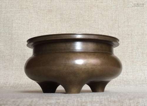 CHINESE BRONZE TRIPOD CENSER WITH MARK